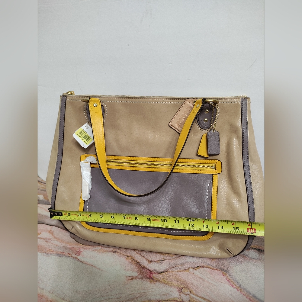 NWT Coach 22430 Hallie Color-block Leather Tote Cappuccino/Oyster - Picture 11 of 16